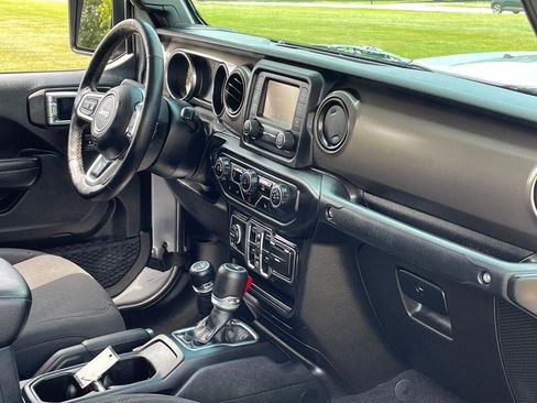 Used 2020 Jeep Gladiator Sport w/ Quick Order Package 24S AWD/4WD image 21