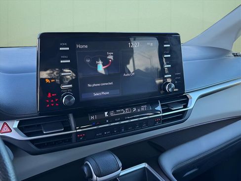 Used 2024 Toyota Sienna XLE image 19