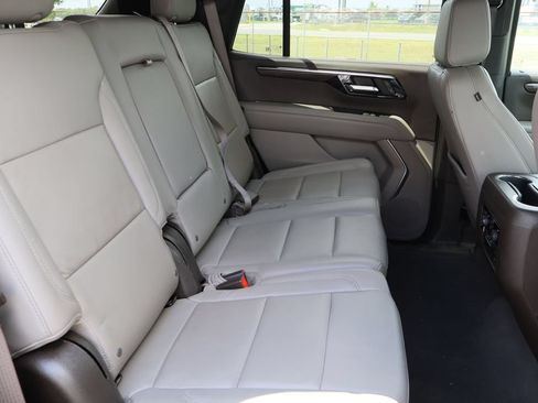 Used 2025 Chevrolet Tahoe LT RWD image 30