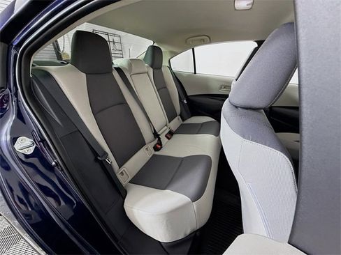 Certified 2025 Toyota Corolla LE image 27