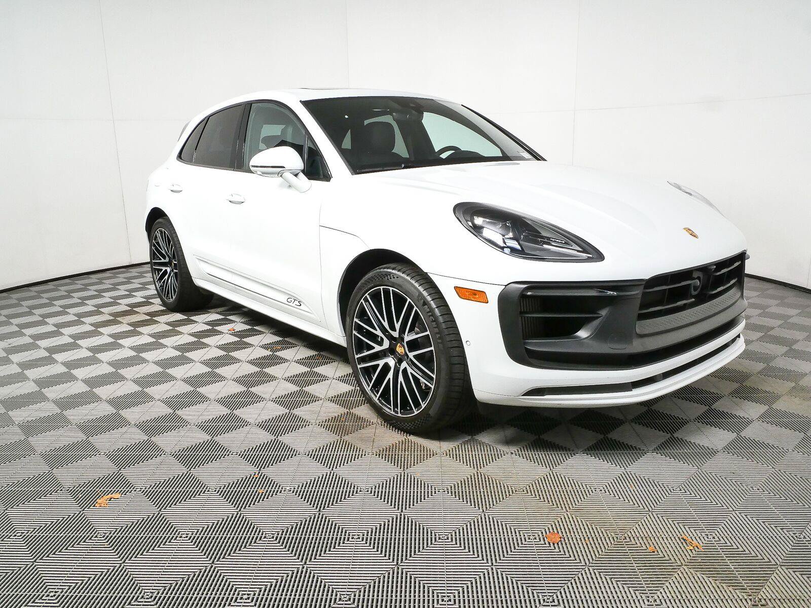Certified 2023 Porsche Macan GTS AWD/4WD image 28