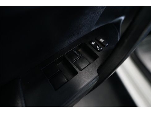 Used 2018 Toyota Corolla SE image 16