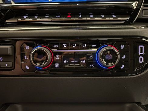 New 2026 Chevrolet Silverado 2500 ZR2 AWD/4WD image 17