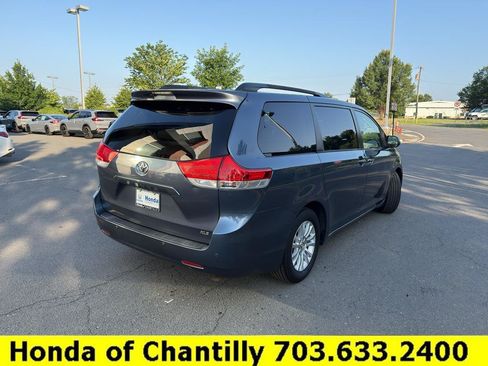 Used 2014 Toyota Sienna XLE FWD image 7