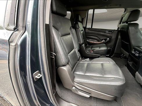 Used 2019 Chevrolet Suburban Premier w/ RST 6.2L Performance Edition RWD image 45