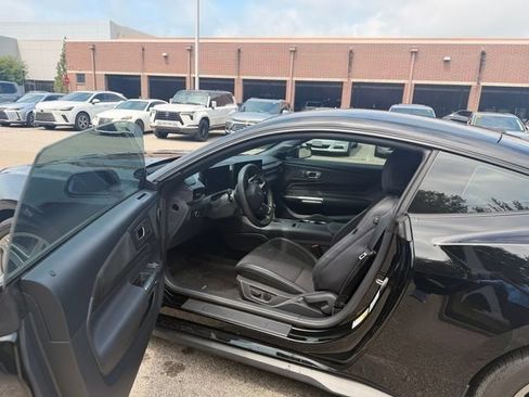 Used 2024 Ford Mustang Coupe RWD image 11