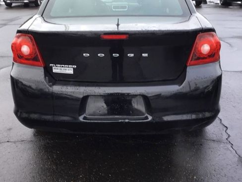Used 2012 Dodge Avenger SE image 3