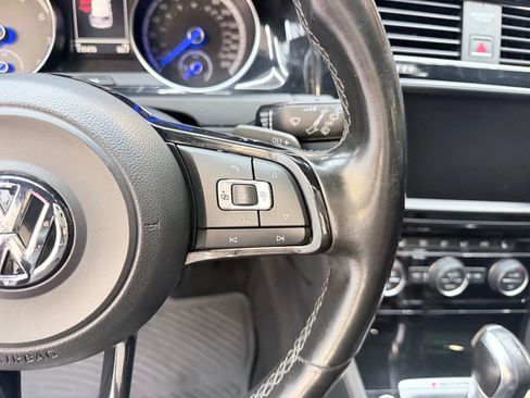 Used 2016 Volkswagen Golf 4-Door image 17