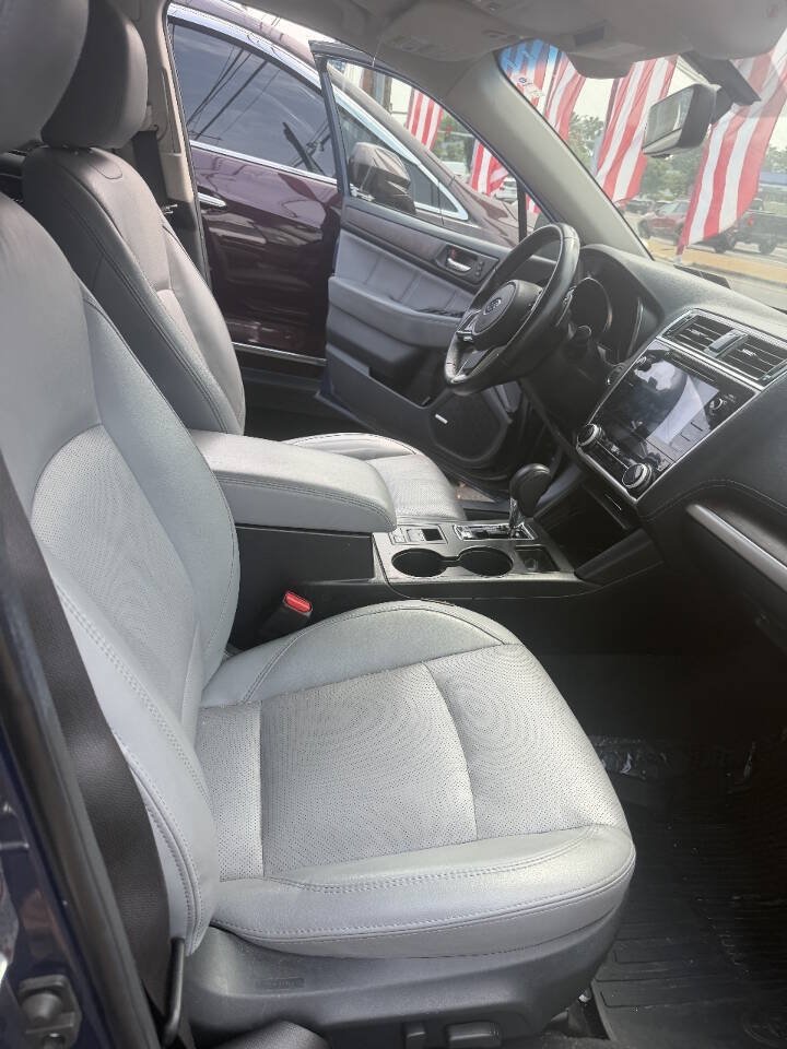 Used 2019 Subaru Outback 2.5i Limited w/ Popular Package #2 AWD/4WD image 3