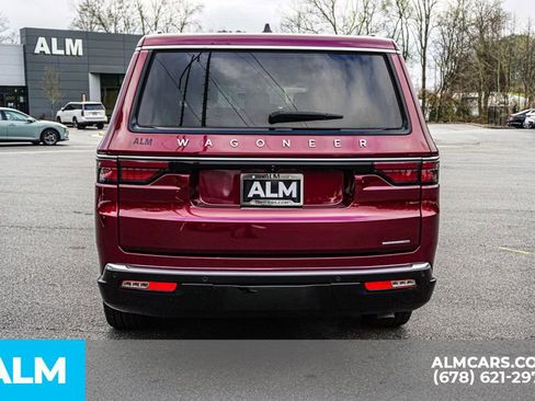 Used 2024 Jeep Wagoneer L Series II w/ Flexible Seating Group AWD/4WD image 11