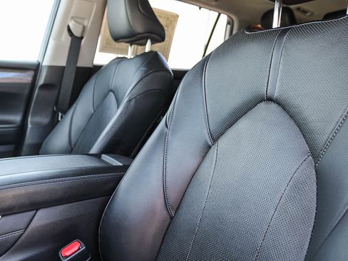 Used 2023 Toyota Highlander Limited FWD image 24