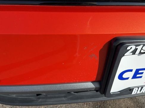 Used 2018 Volkswagen Tiguan SE image 2