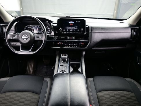 Used 2023 Nissan Pathfinder SV AWD/4WD image 18