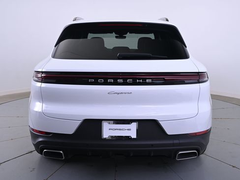 Certified 2025 Porsche Cayenne image 6
