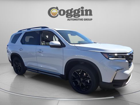 New 2025 Honda Pilot Touring image 9