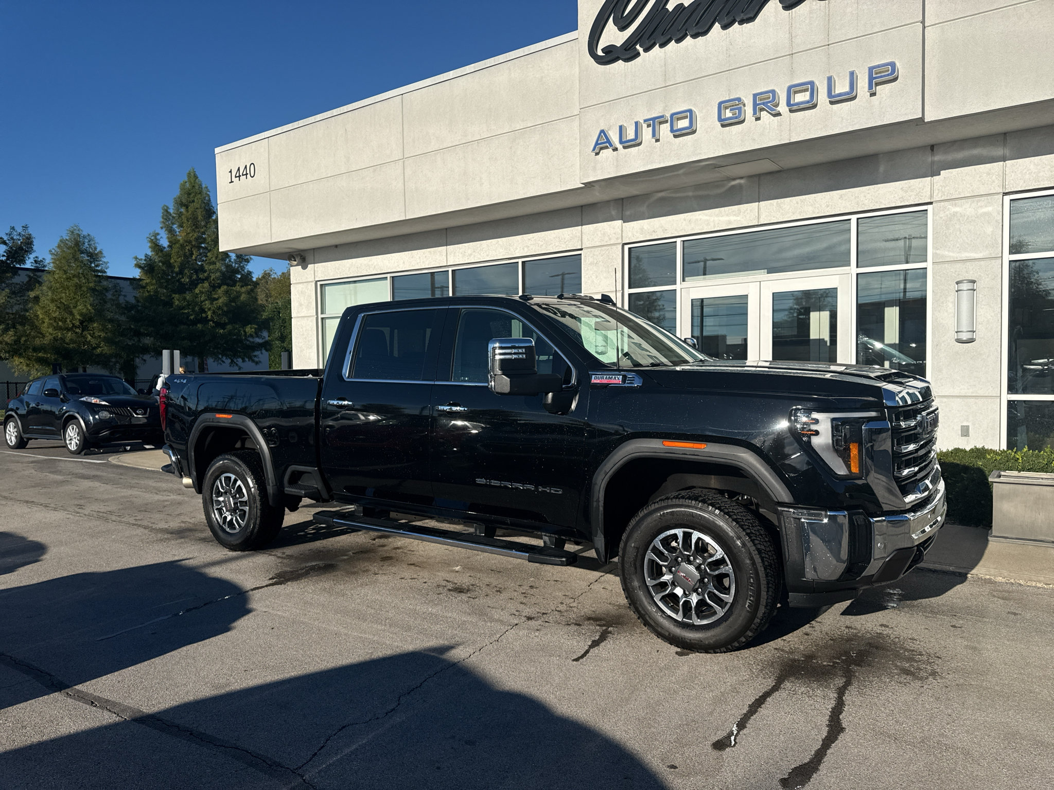 Used 2024 GMC Sierra 2500 SLT w/ SLT Premium Package AWD/4WD image 1