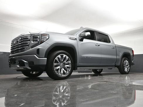Certified 2023 GMC Sierra 1500 Denali w/ Denali Reserve Package AWD/4WD image 23