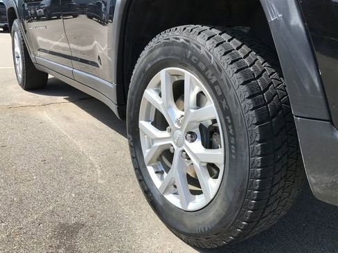 Used 2023 Jeep Grand Cherokee Limited AWD/4WD image 13