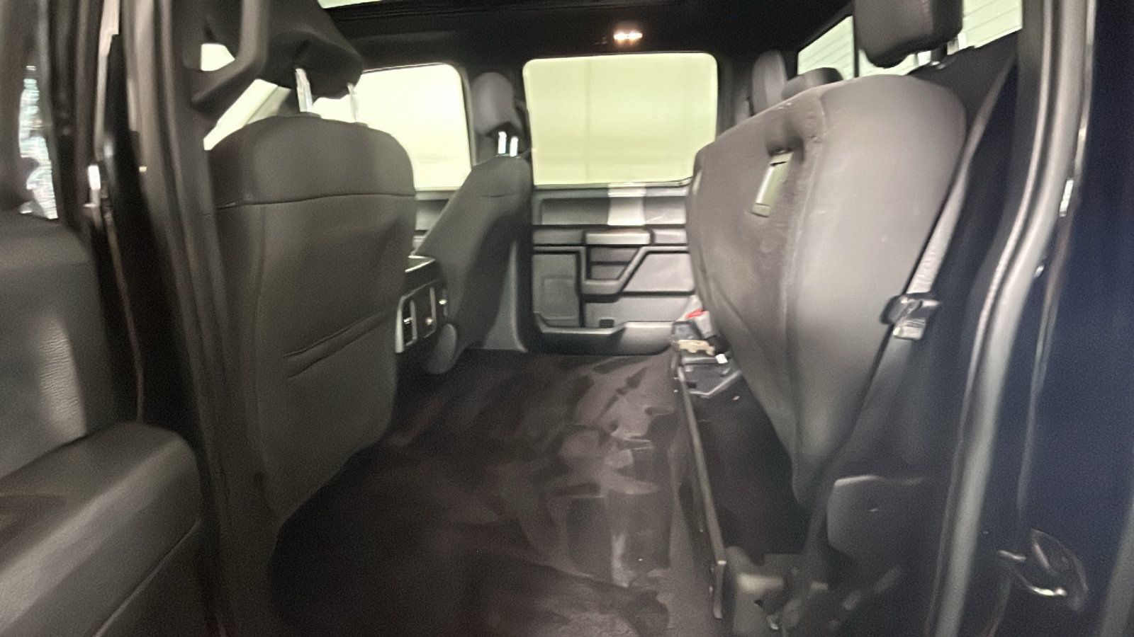 Used 2016 Ford F150 XLT w/ Equipment Group 302A Luxury AWD/4WD image 29