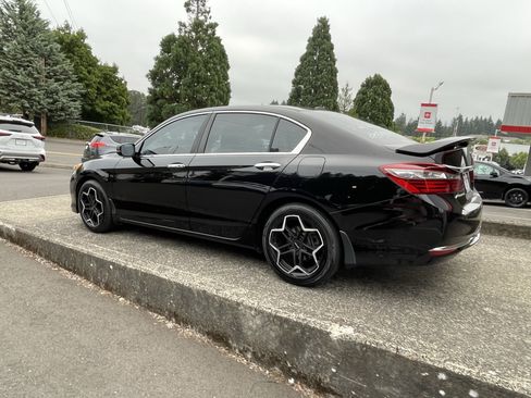 Used 2016 Honda Accord EX-L image 5