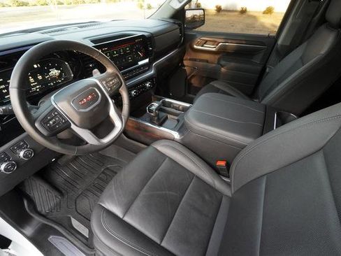 Used 2025 GMC Sierra 1500 SLT w/ SLT Premium Plus Package image 28