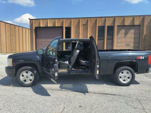 Used 2009 Chevrolet Silverado 1500 LTZ w/ Safety Package image 7