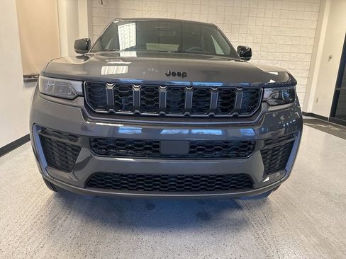 New 2026 Jeep Grand Cherokee Altitude AWD/4WD image 10