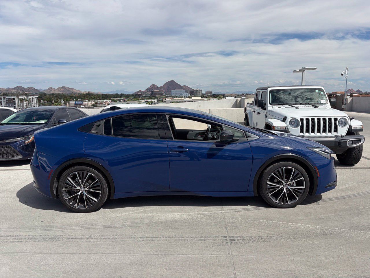 Used 2024 Toyota Prius Limited FWD image 3