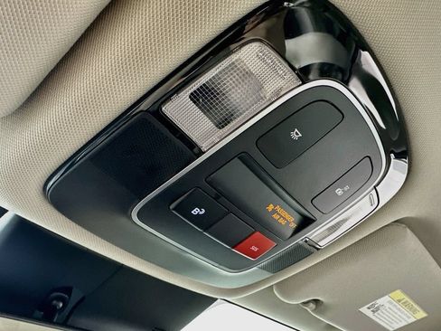Used 2025 Hyundai Sonata SEL FWD image 31