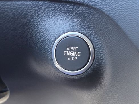 Used 2025 Volvo XC40 B5 Core w/ Protection Package Premier image 30