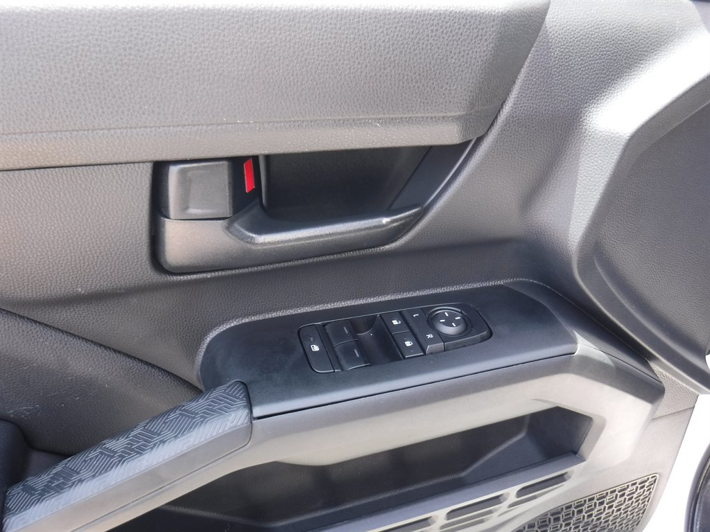 Used 2024 Toyota Tacoma SR RWD image 9