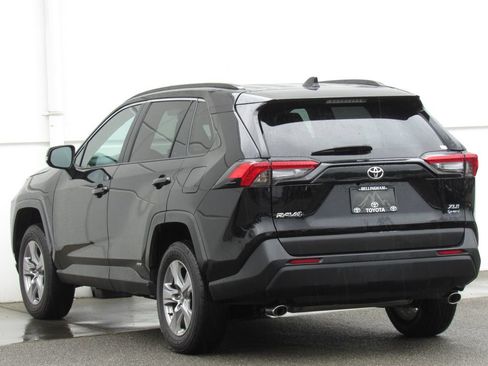 Certified 2025 Toyota RAV4 XLE AWD/4WD image 5