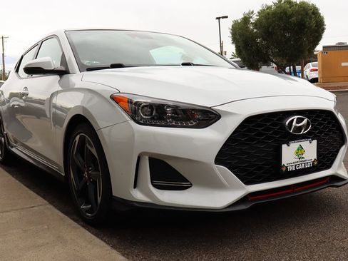 Used 2019 Hyundai Veloster Turbo FWD image 18