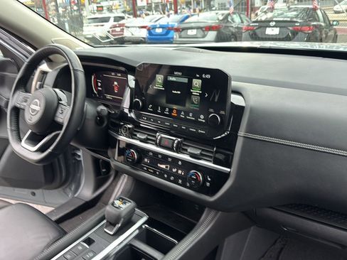 Used 2023 Nissan Pathfinder Platinum image 36