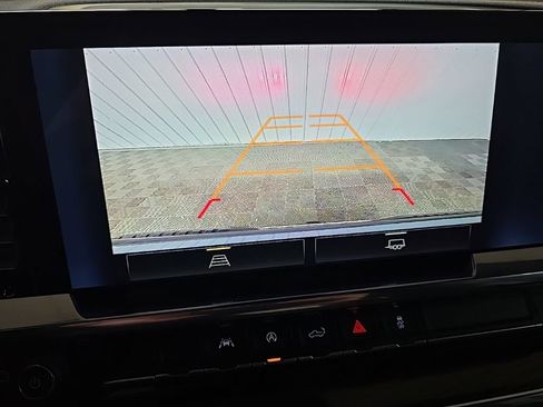 Used 2023 Chevrolet Silverado 1500 LT image 23