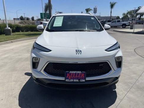 Used 2024 Buick Encore GX Sport Touring FWD image 3