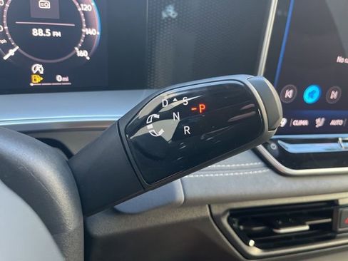 New 2026 Volkswagen Tiguan SE R-Line FWD image 12