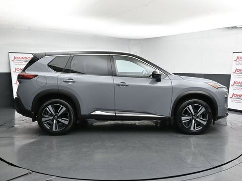 Used 2023 Nissan Rogue SL w/ SL Premium Package image 9