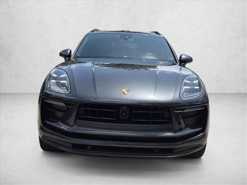 Used 2023 Porsche Macan AWD/4WD image 2