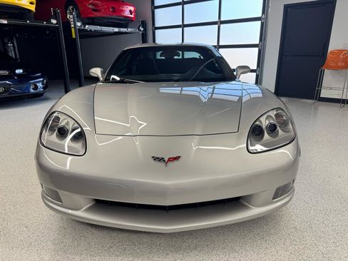 Used 2008 Chevrolet Corvette Coupe w/ Z51 Performance Package RWD image 21