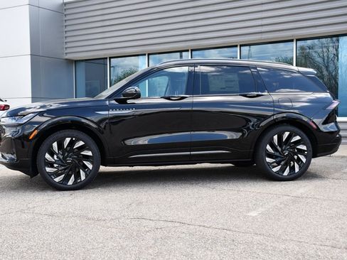 New 2026 Lincoln Nautilus Reserve w/ Jet Appearance Package AWD/4WD image 2