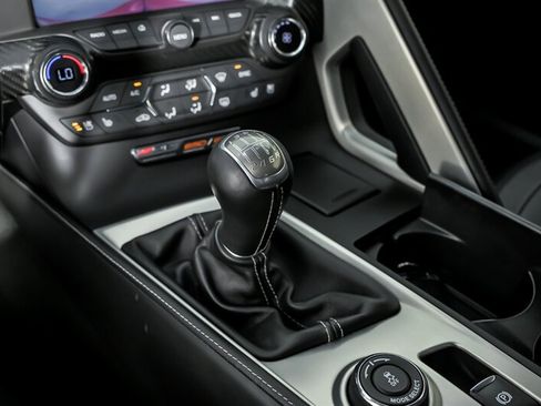 Used 2016 Chevrolet Corvette Z06 w/ 3LZ Preferred Equipment Group RWD image 32