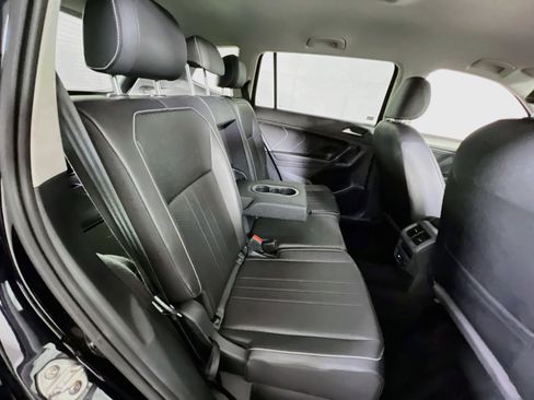 Used 2022 Volkswagen Tiguan SE AWD/4WD image 25