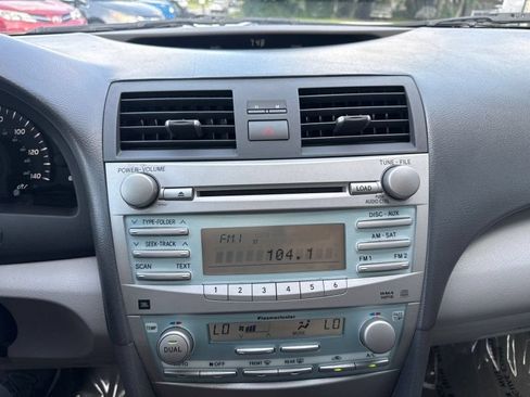 Used 2009 Toyota Camry XLE FWD image 25