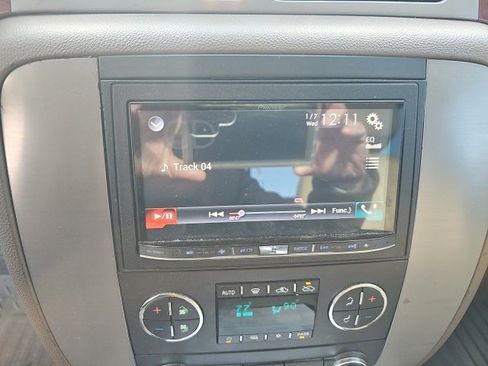 Used 2011 GMC Sierra 3500 SLT w/ SLT Convenience Package image 38