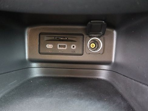 Used 2023 Chevrolet Equinox RS w/ RS Leather Package image 12