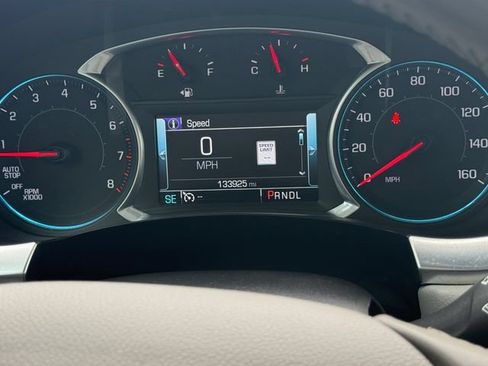 Used 2018 Chevrolet Traverse Premier w/ Driver Confidence II Package FWD image 25