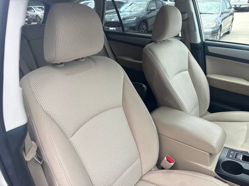 Used 2017 Subaru Outback 2.5i Premium AWD/4WD image 26