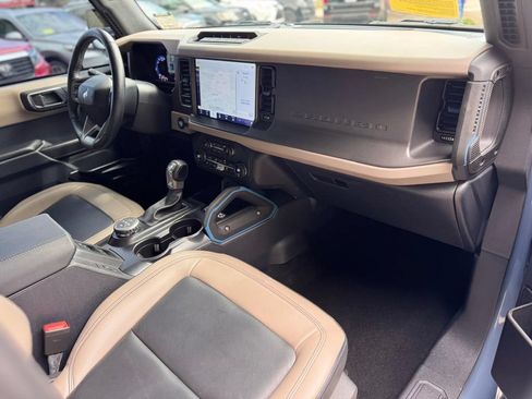 Used 2024 Ford Bronco Wildtrak AWD/4WD image 27