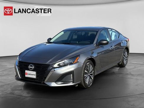 Used 2025 Nissan Altima 2.5 SV FWD image 3